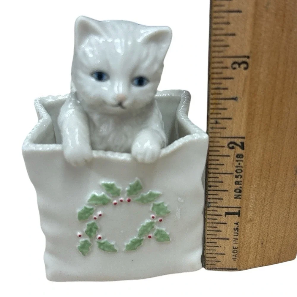 Lenox Capture the Season Cat in Christmas Bag Figurine Ceramic